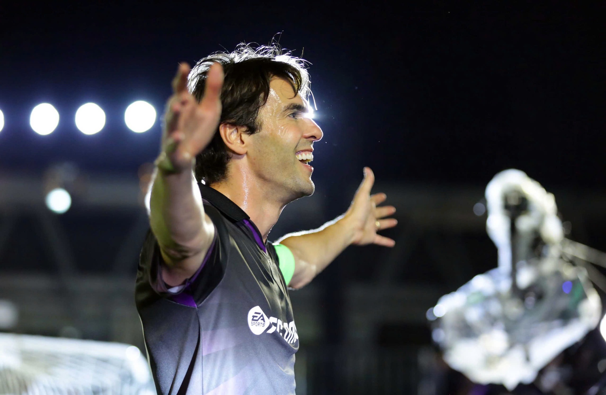 Kaka, Figo sang Việt Nam đá bóng- Ảnh 6. Kaka, Figo sang Việt Nam đá bóng- Ảnh 6.