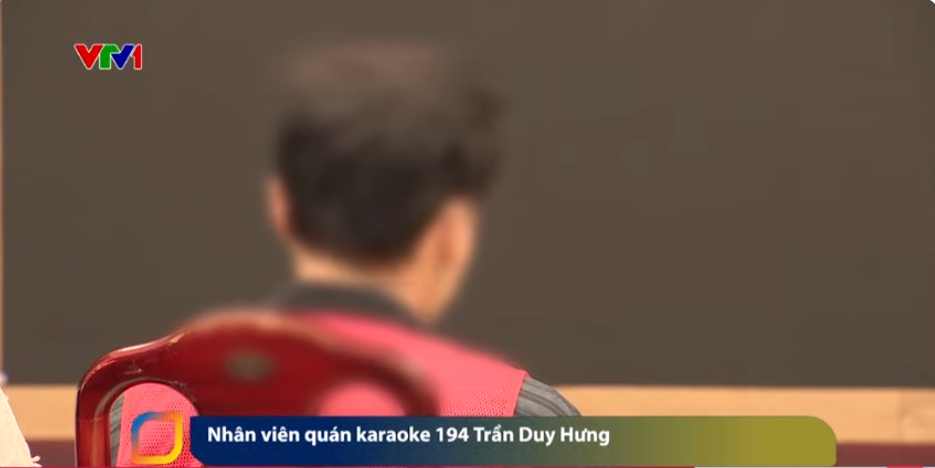 Đột kích quán karaoke Monaza ở Trần Duy Hưng, Hà Nội: Bất thường các dịch vụ "đĩa cherry, hoa quả và tôm hùm"- Ảnh 4.