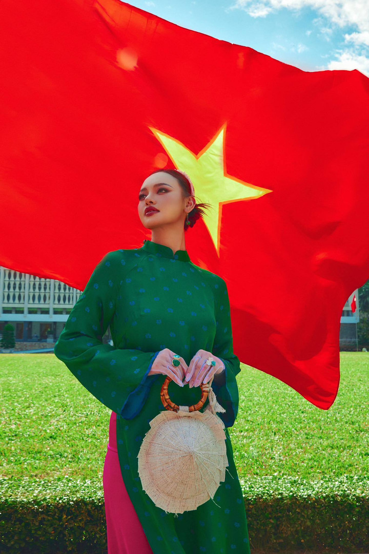 Sắc vóc nóng bỏng của Á hậu đại diện Việt Nam tham dự Miss Charm 2025- Ảnh 12.