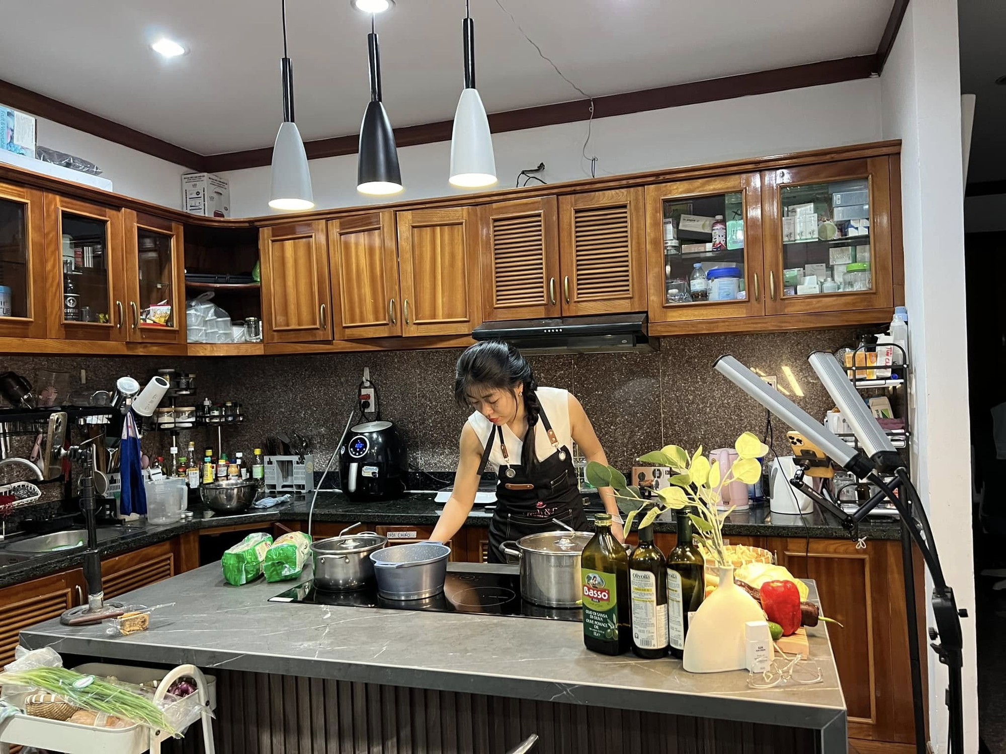 Con gái lớn của hotmom Helen Nguyễn 12 tuổi cao 1m65: Kết quả của hành trình mẹ giảm cân - con cao lớn nhờ ăn uống dinh dưỡng kết hợp tập thể thao- Ảnh 7.