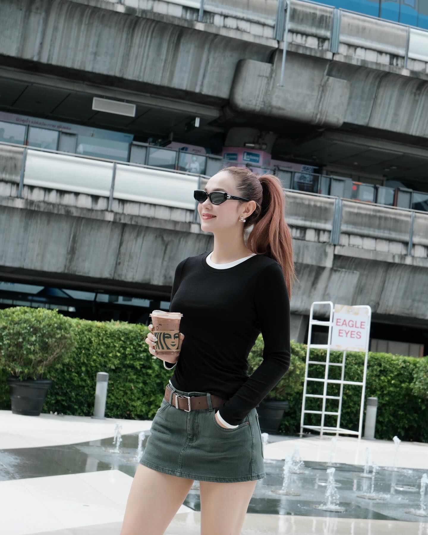 Riêng khoản diện trang phục ngắn, chị em cứ tham khảo 10 set đồ của mỹ nhân Việt vì sành điệu miễn bàn- Ảnh 3. Riêng khoản diện trang phục ngắn, chị em cứ tham khảo 10 set đồ của mỹ nhân Việt vì sành điệu miễn bàn- Ảnh 3.