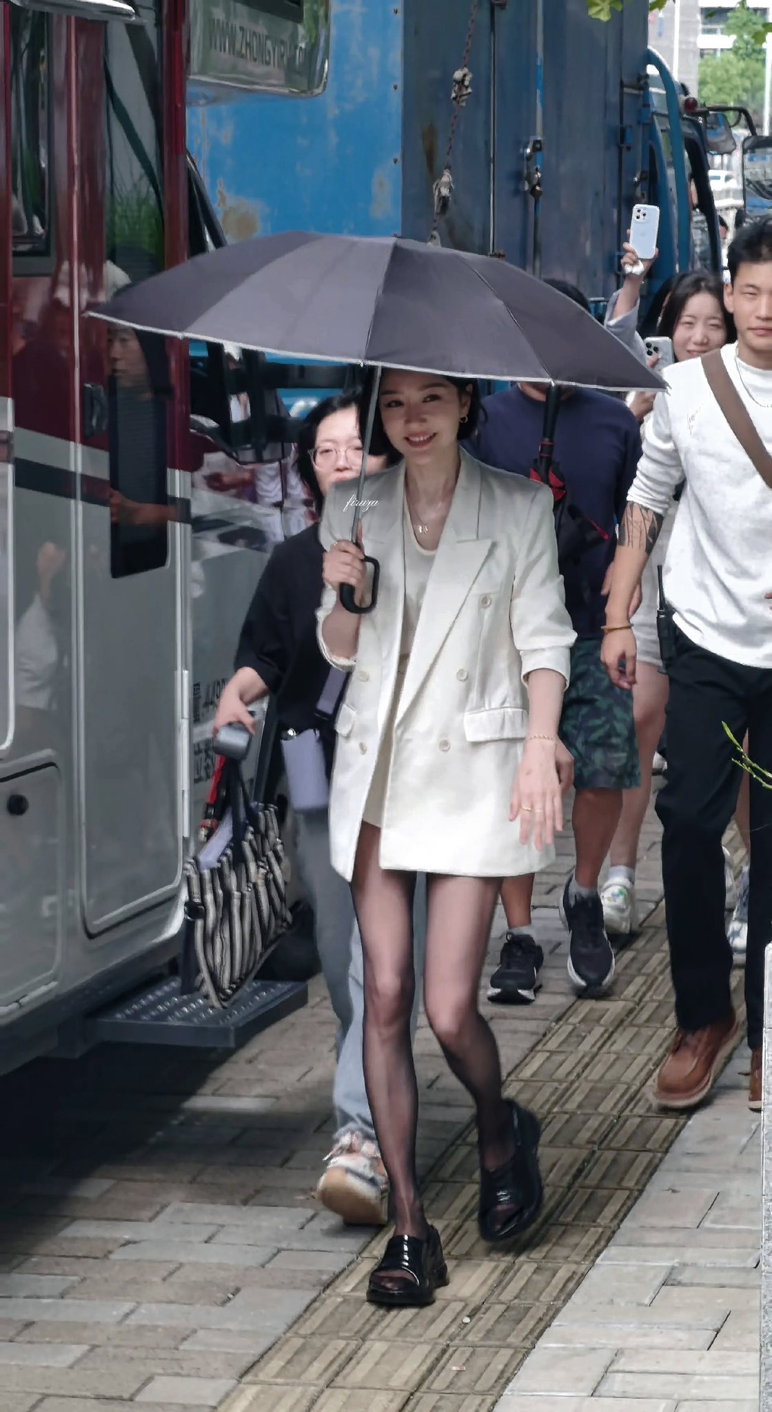 Hãy nhìn mình tinh này định nghĩa lại 2 từ mỹ nhân: Người đẹp mặc gì cũng đẹp, visual không gì sánh nổi- Ảnh 5.