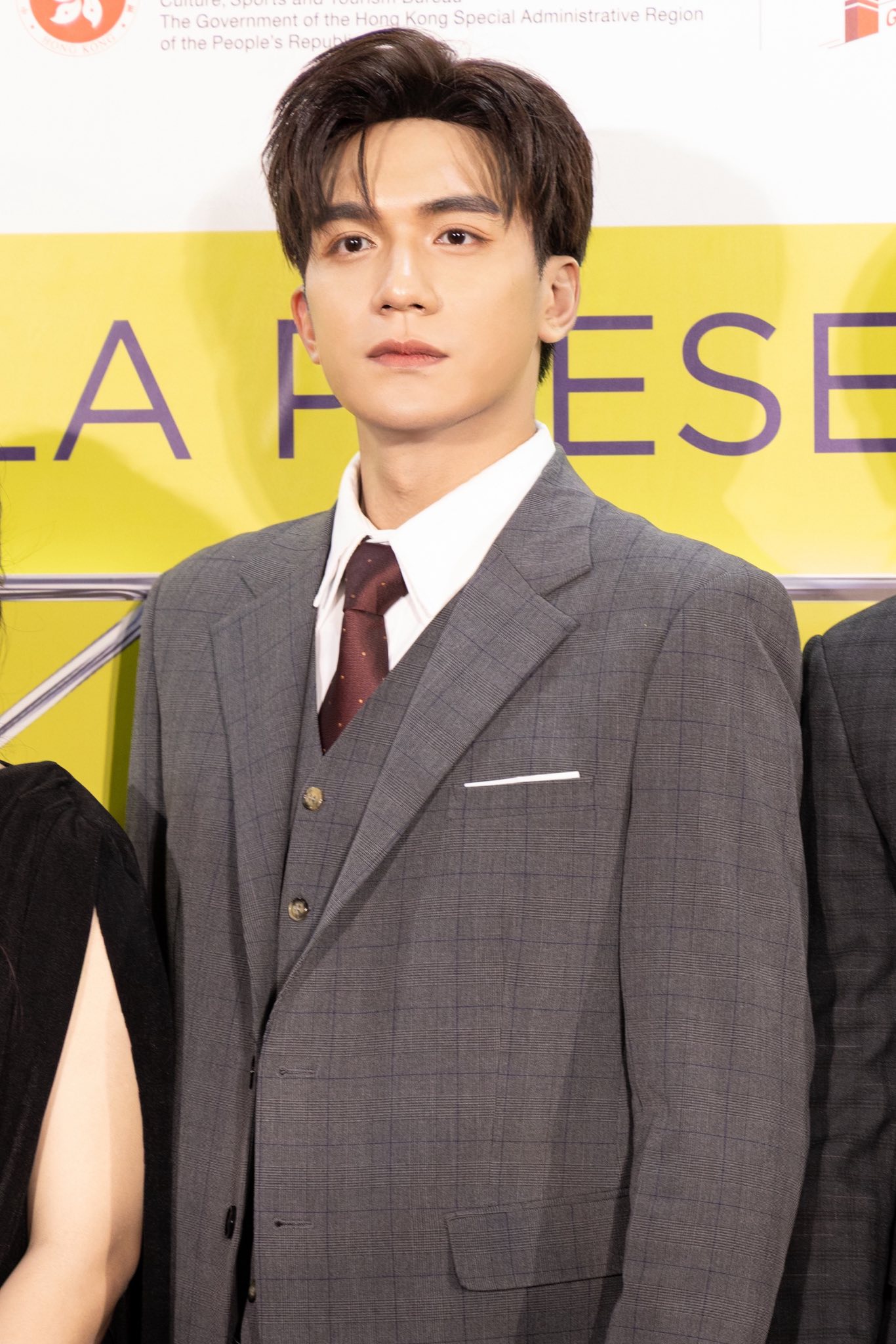 Mỹ nam Việt duy nhất mới đóng 3 phim đã cán mốc 1.300 tỷ: Đẹp gì đẹp khiếp thế, muốn không nổi tiếng cũng khó- Ảnh 5. Mỹ nam Việt duy nhất mới đóng 3 phim đã cán mốc 1.300 tỷ: Đẹp gì đẹp khiếp thế, muốn không nổi tiếng cũng khó- Ảnh 5.