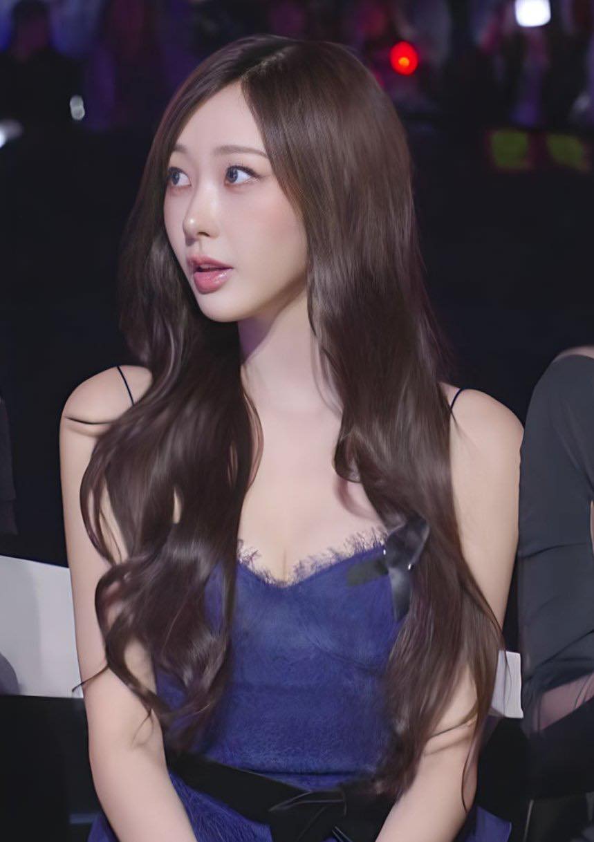 Chưa đủ ồn với nhan sắc của mỹ nhân này: Ăn gì mà ngày càng đẹp, cứ ép vòng 1 sexy thì showbiz lép vế hết- Ảnh 4.