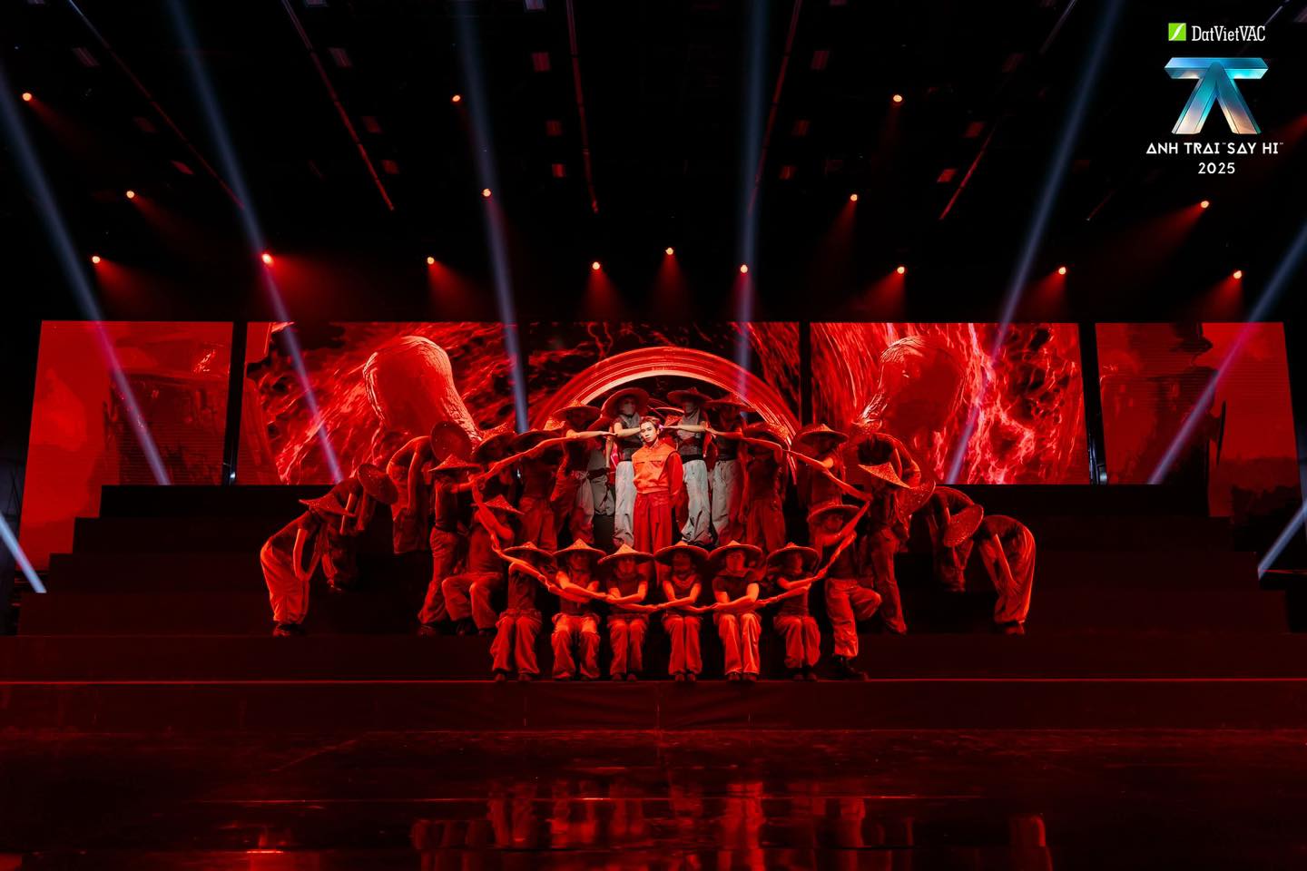 Không ngờ HLV Rap Việt cũng có ngày này: Rap trên nền nhạc Ngũ cung, diễn đỉnh khiến người xem gào thét- Ảnh 4.