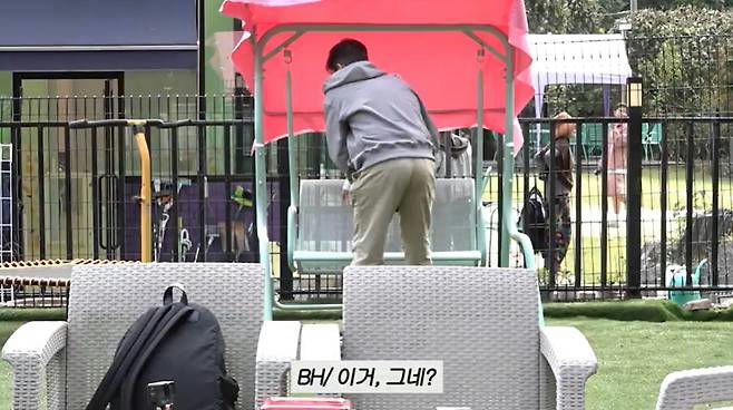 Khoảnh khắc đáng yêu của Lee Byung Hun với con gái được lan truyền rộng rãi- Ảnh 5. Khoảnh khắc đáng yêu của Lee Byung Hun với con gái được lan truyền rộng rãi- Ảnh 5.