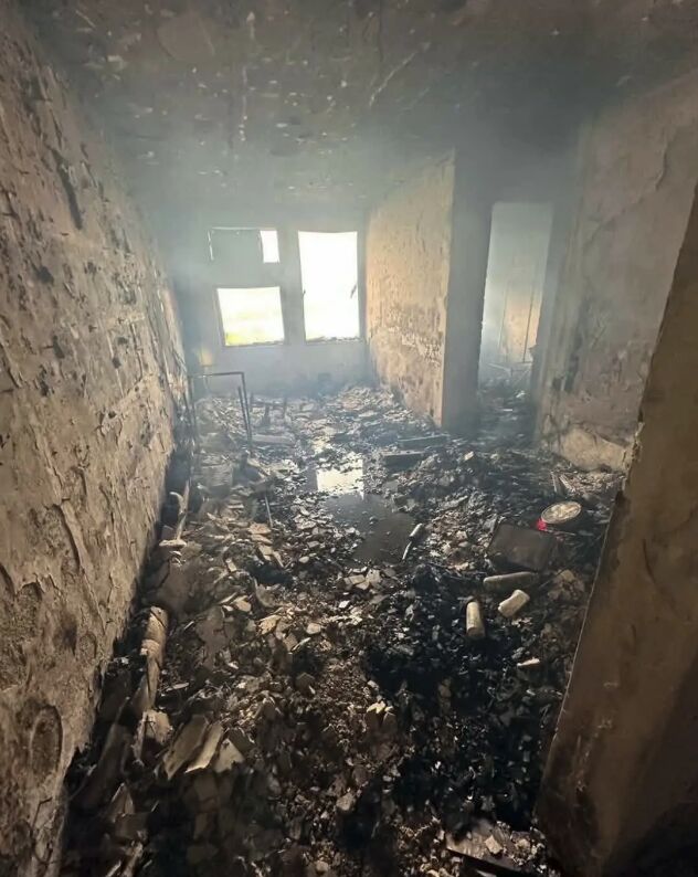 Người phụ nữ anh hùng trong đám cháy ở Hong Kong (Trung Quốc)- Ảnh 2. Người phụ nữ anh hùng trong đám cháy ở Hong Kong (Trung Quốc)- Ảnh 2.