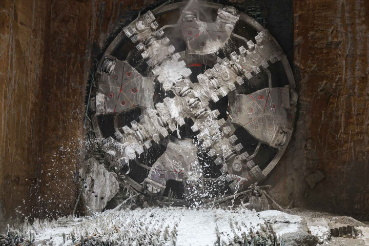 Robot đào hầm 'Thần tốc' về đích, hoàn thành khoan tuyến Metro Nhổn - ga Hà Nội- Ảnh 1.