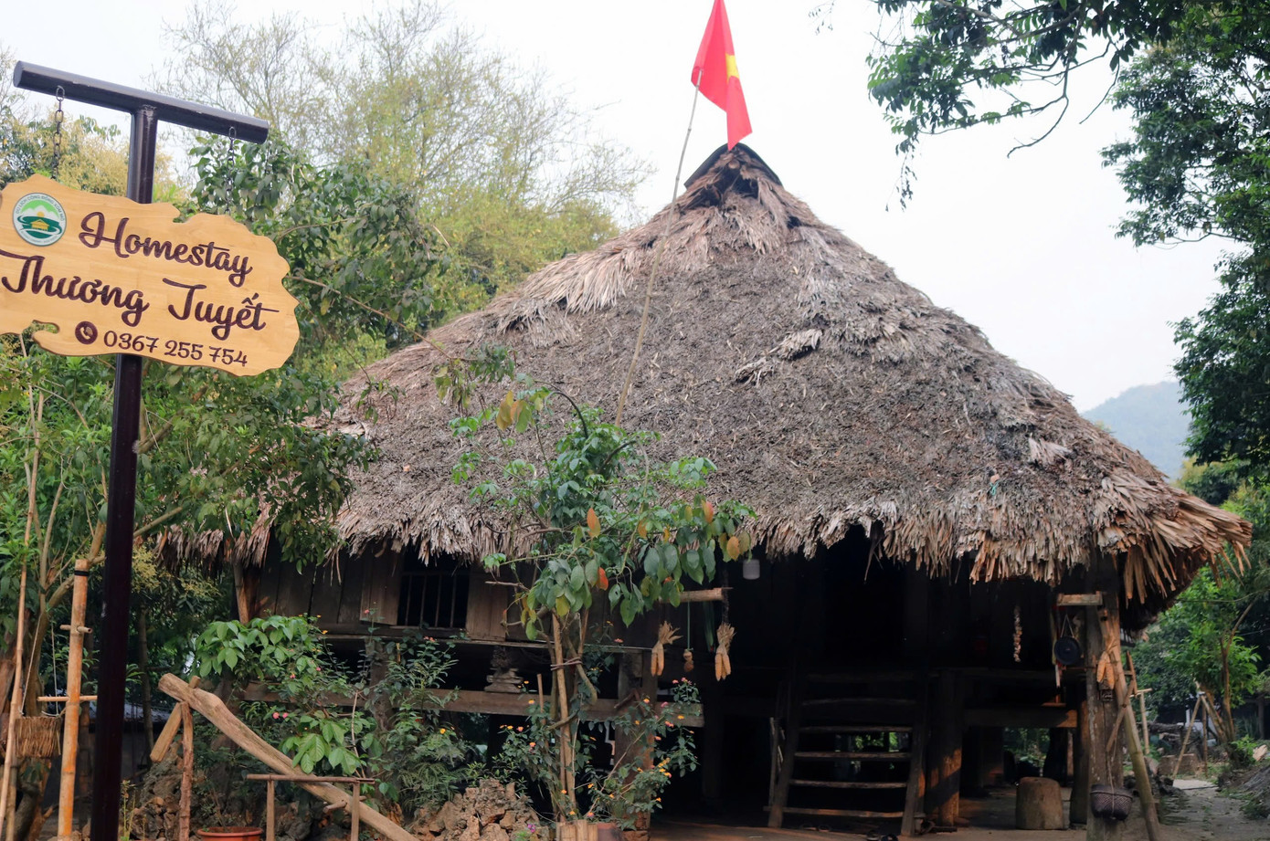 Ngắm những nếp nhà sàn nguyên sơ của người Mường ở làng du lịch- Ảnh 5.