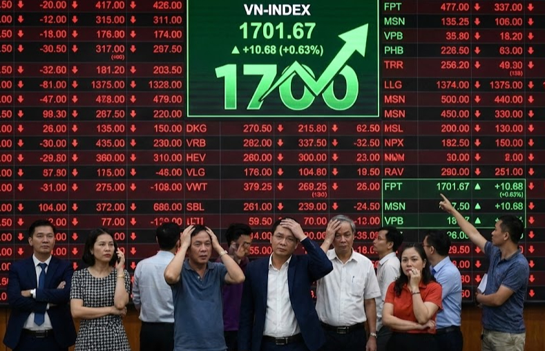 VN-Index vượt 1.700 điểm, tài khoản nhà đầu tư vẫn "bốc hơi"- Ảnh 1.