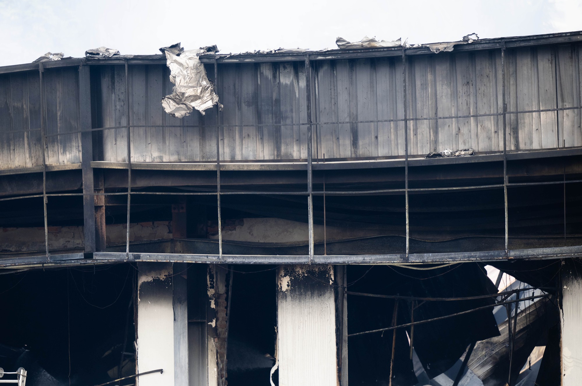 Hiện trường vụ cháy Nhà máy Bia Hà Nội Habeco- Ảnh 6. Hiện trường vụ cháy Nhà máy Bia Hà Nội Habeco- Ảnh 6.