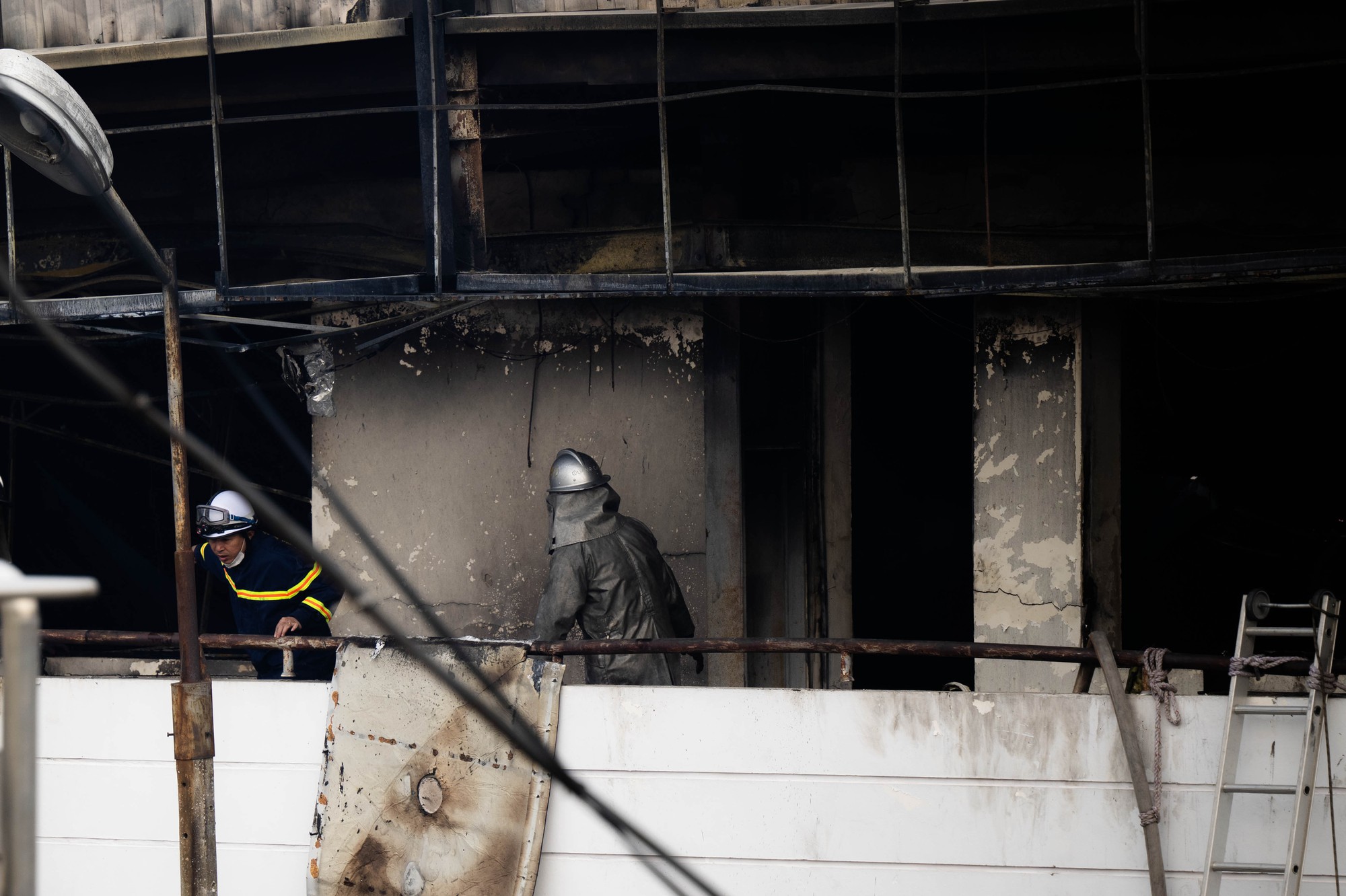 Hiện trường vụ cháy Nhà máy Bia Hà Nội Habeco- Ảnh 7. Hiện trường vụ cháy Nhà máy Bia Hà Nội Habeco- Ảnh 7.