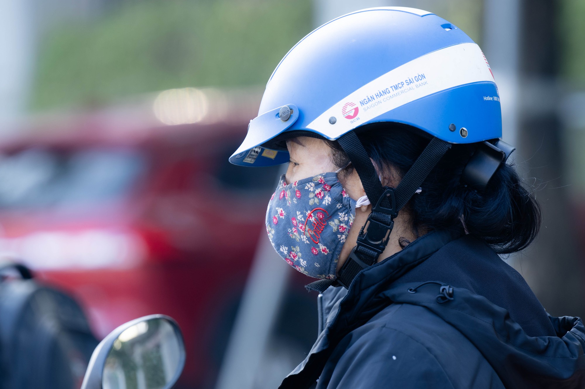 Chùm ảnh, clip: Hà Nội chìm trong bụi mịn dày đặc- Ảnh 18. Chùm ảnh, clip: Hà Nội chìm trong bụi mịn dày đặc- Ảnh 18.