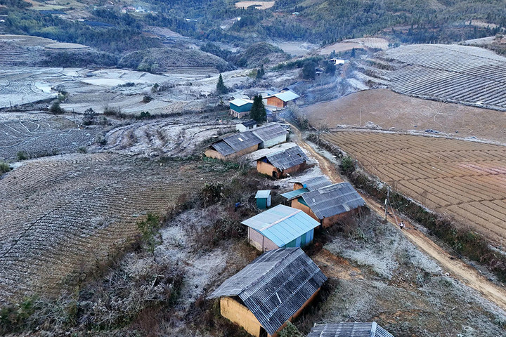 Dự báo thời tiết 1/12: Vùng núi Bắc Bộ nguy cơ có băng giá, bão số 15 giảm cấp- Ảnh 1.