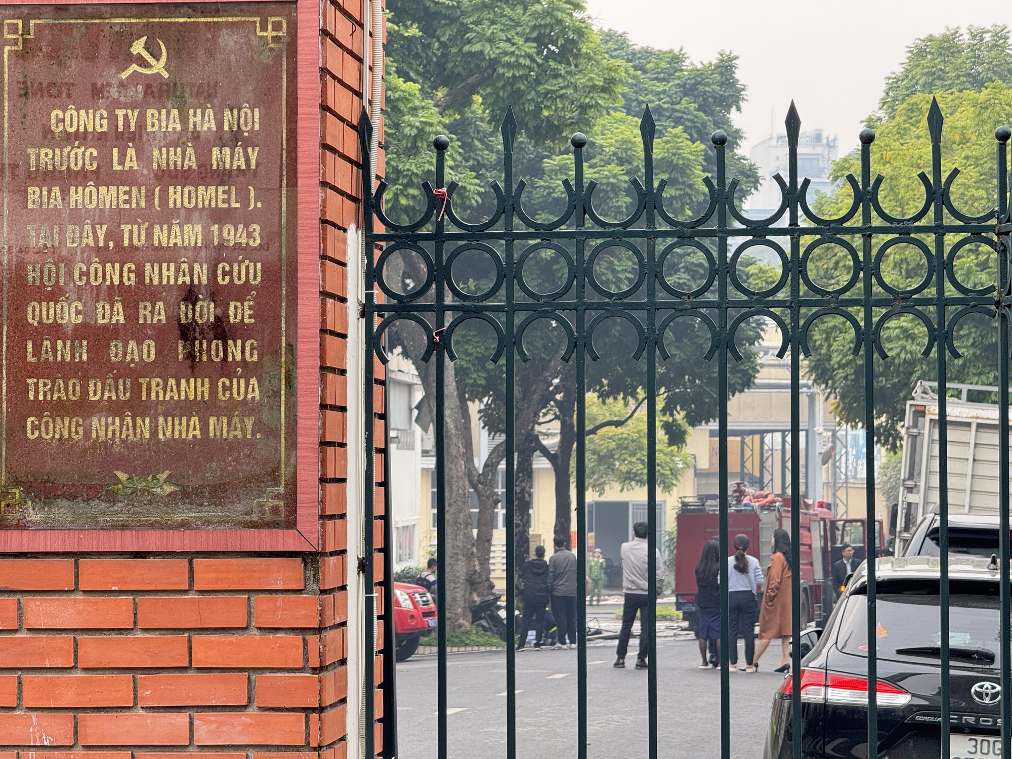 Hiện trường vụ cháy Nhà máy Bia Hà Nội Habeco- Ảnh 3. Hiện trường vụ cháy Nhà máy Bia Hà Nội Habeco- Ảnh 3.