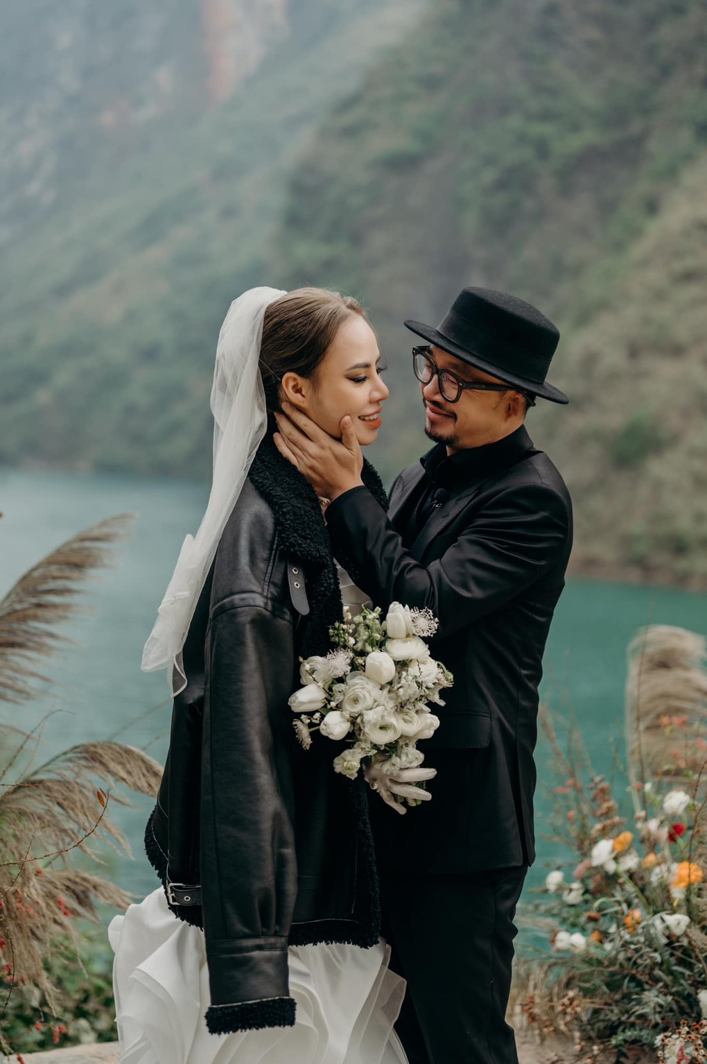 Sao nam Vbiz và vợ vũ công kém 13 tuổi chào đón con đầu lòng- Ảnh 4. Sao nam Vbiz và vợ vũ công kém 13 tuổi chào đón con đầu lòng- Ảnh 4.