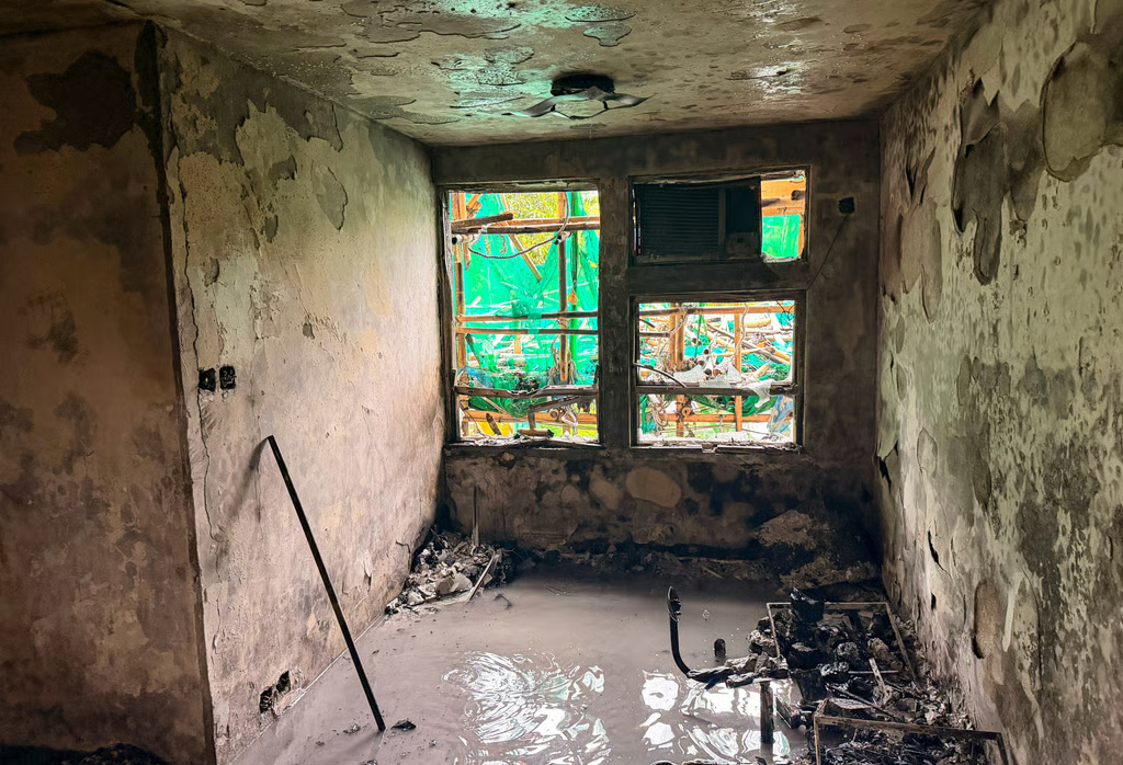 Bên trong những căn hộ đã cháy hết, chỉ còn lại thương đau ở Hong Kong (Trung Quốc)- Ảnh 5.