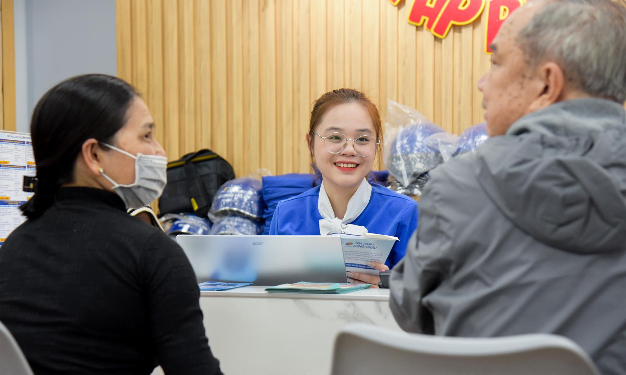 Tăng cường miễn dịch - lá chắn vững vàng cho người bệnh mạn tính phòng cúm mùa trong thời tiết cực đoan- Ảnh 3. Tăng cường miễn dịch - lá chắn vững vàng cho người bệnh mạn tính phòng cúm mùa trong thời tiết cực đoan- Ảnh 3.