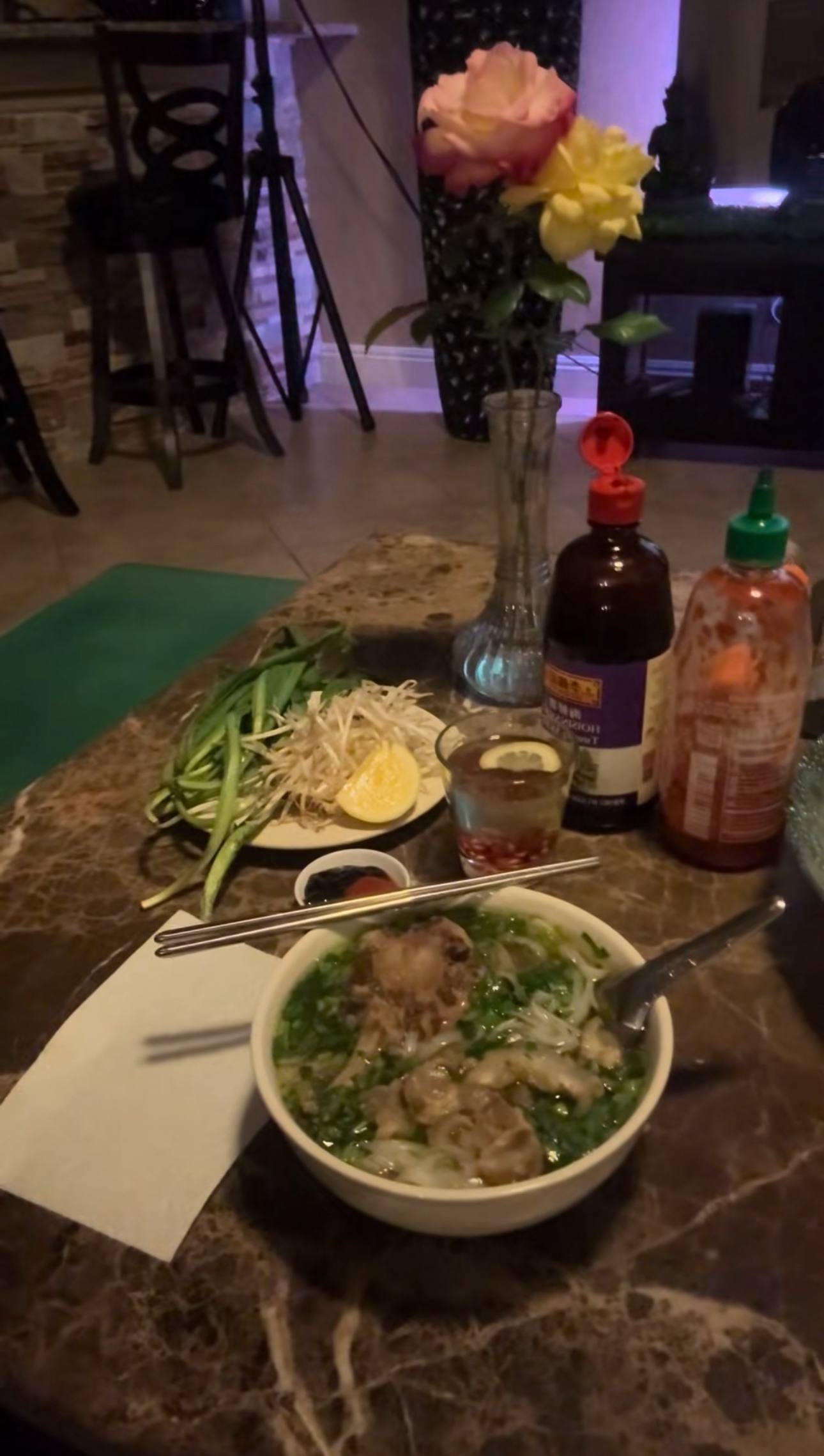 Phát hiện khách Tây nói tiếng Việt rặc miền Tây, ai xem cũng phải tua đi đi lại để kiểm chứng- Ảnh 6.