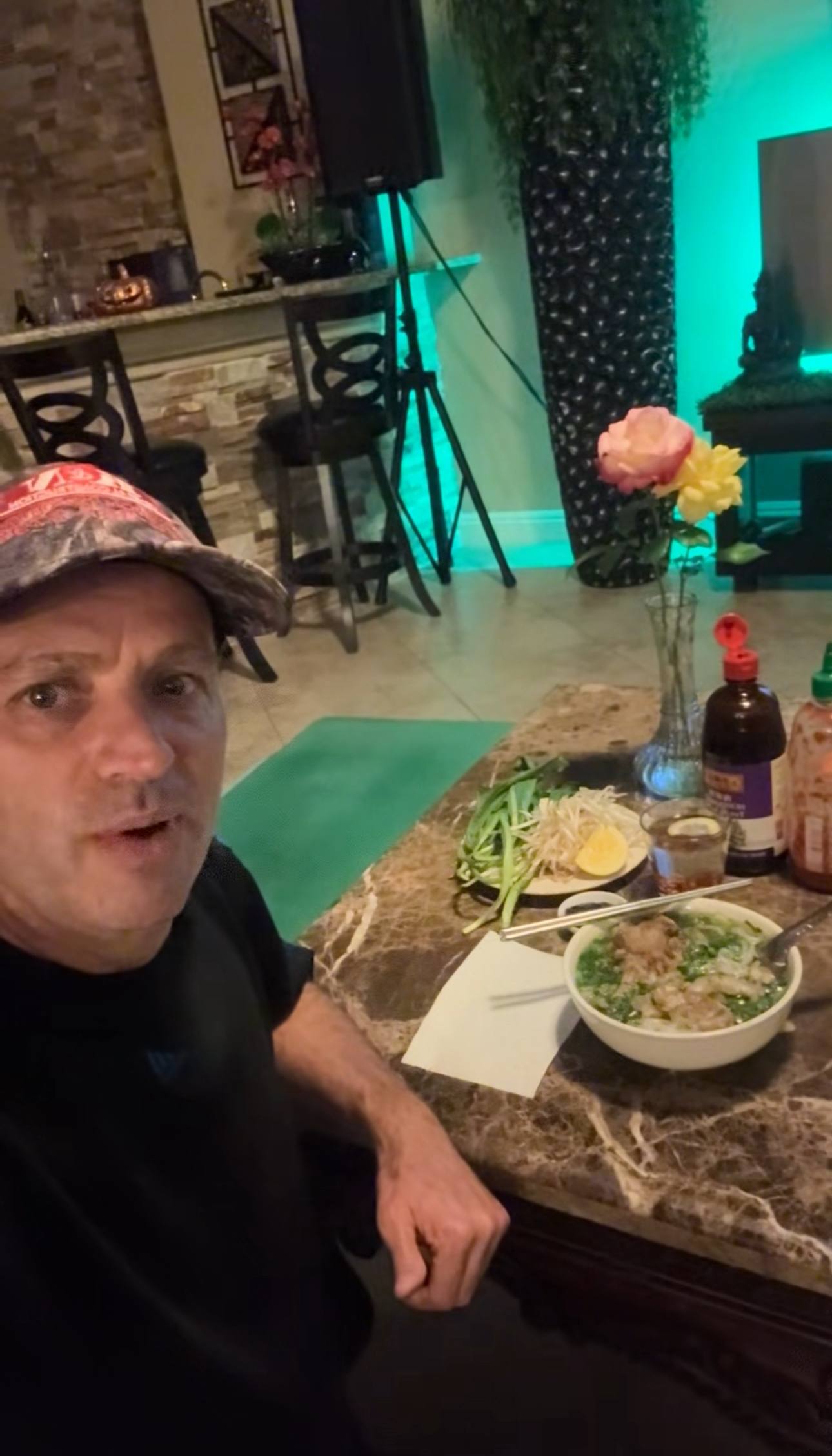 Phát hiện khách Tây nói tiếng Việt rặc miền Tây, ai xem cũng phải tua đi đi lại để kiểm chứng- Ảnh 5.