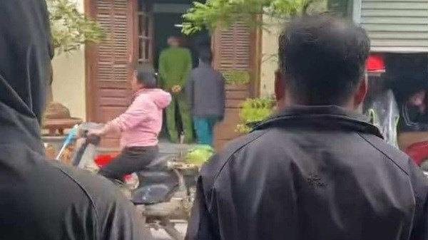 Hà Nội: Phát hiện 2 người tử vong trong tư thế quỳ, nhân chứng bàng hoàng cảnh tượng ở hiện trường- Ảnh 1. Hà Nội: Phát hiện 2 người tử vong trong tư thế quỳ, nhân chứng bàng hoàng cảnh tượng ở hiện trường- Ảnh 1.