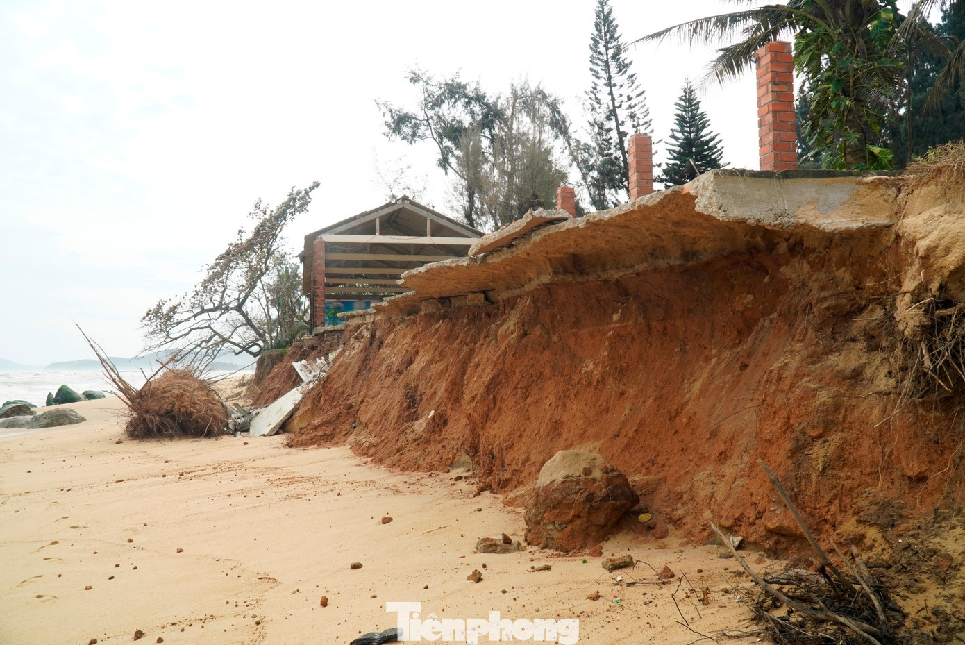 Cảnh tượng chưa từng thấy tại bãi tắm nổi tiếng xứ Huế- Ảnh 12.