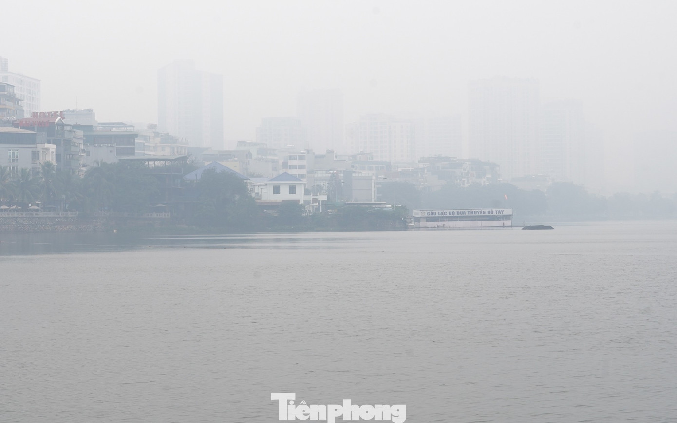 Hà Nội "chìm nghỉm" trong ô nhiễm không khí- Ảnh 6.