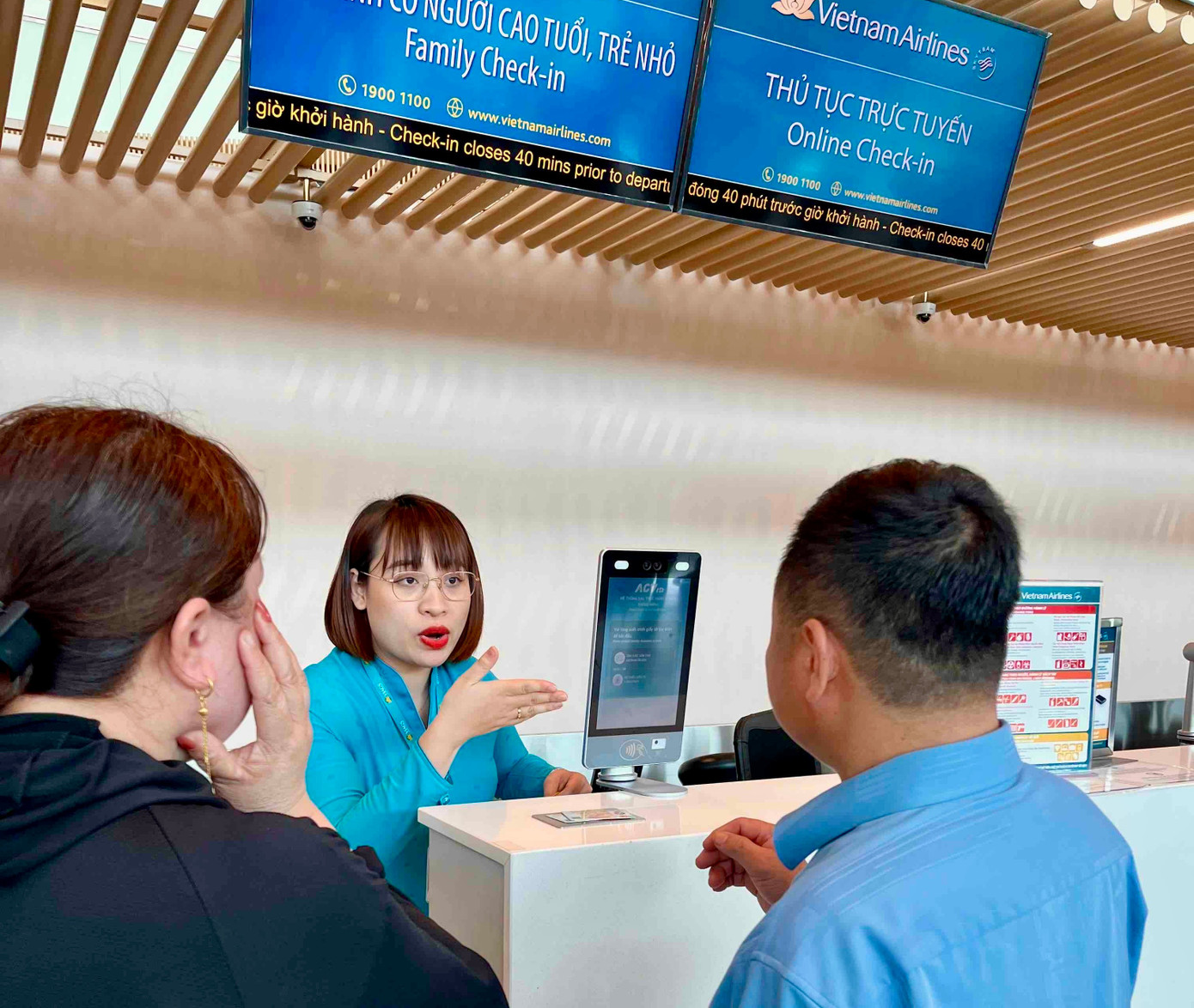 Đi máy bay bằng VNeID và kiosks: Thông thoáng, nhẹ tênh- Ảnh 6.