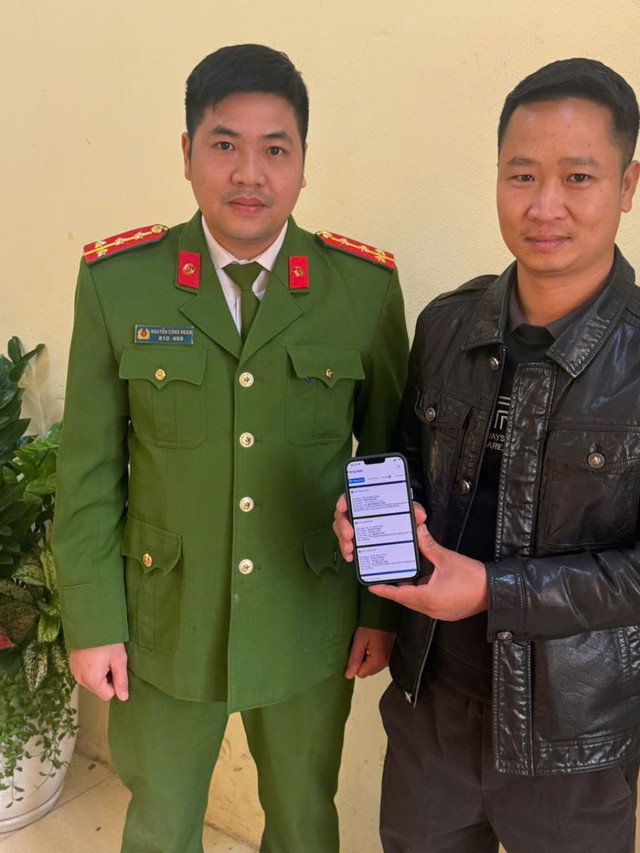 Chỉ trong thời gian ngắn, tài khoản Vietcombank của thanh niên sinh năm 2008 phát sinh loạt giao dịch, tổng hơn 500 triệu chuyển vào: Công an vào cuộc xác minh- Ảnh 1. Chỉ trong thời gian ngắn, tài khoản Vietcombank của thanh niên sinh năm 2008 phát sinh loạt giao dịch, tổng hơn 500 triệu chuyển vào: Công an vào cuộc xác minh- Ảnh 1.