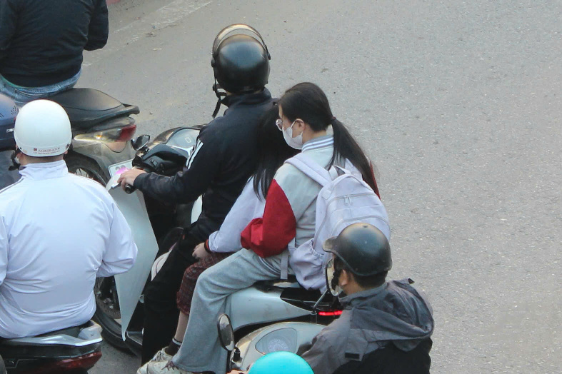 Hôm nay 10-12, ngày đầu hơn 1.800 camera AI "soi" phương tiện giao thông ở Hà Nội- Ảnh 4. Hôm nay 10-12, ngày đầu hơn 1.800 camera AI "soi" phương tiện giao thông ở Hà Nội- Ảnh 4.