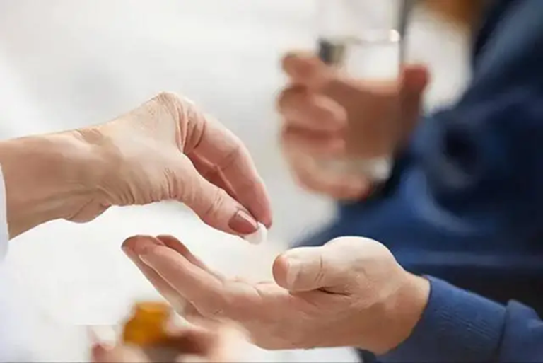 Ngày càng nhiều người tử vong vì ung thư gan? Bác sĩ khuyên: Trời lạnh thà ngồi không, còn hơn làm 5 việc này- Ảnh 2.