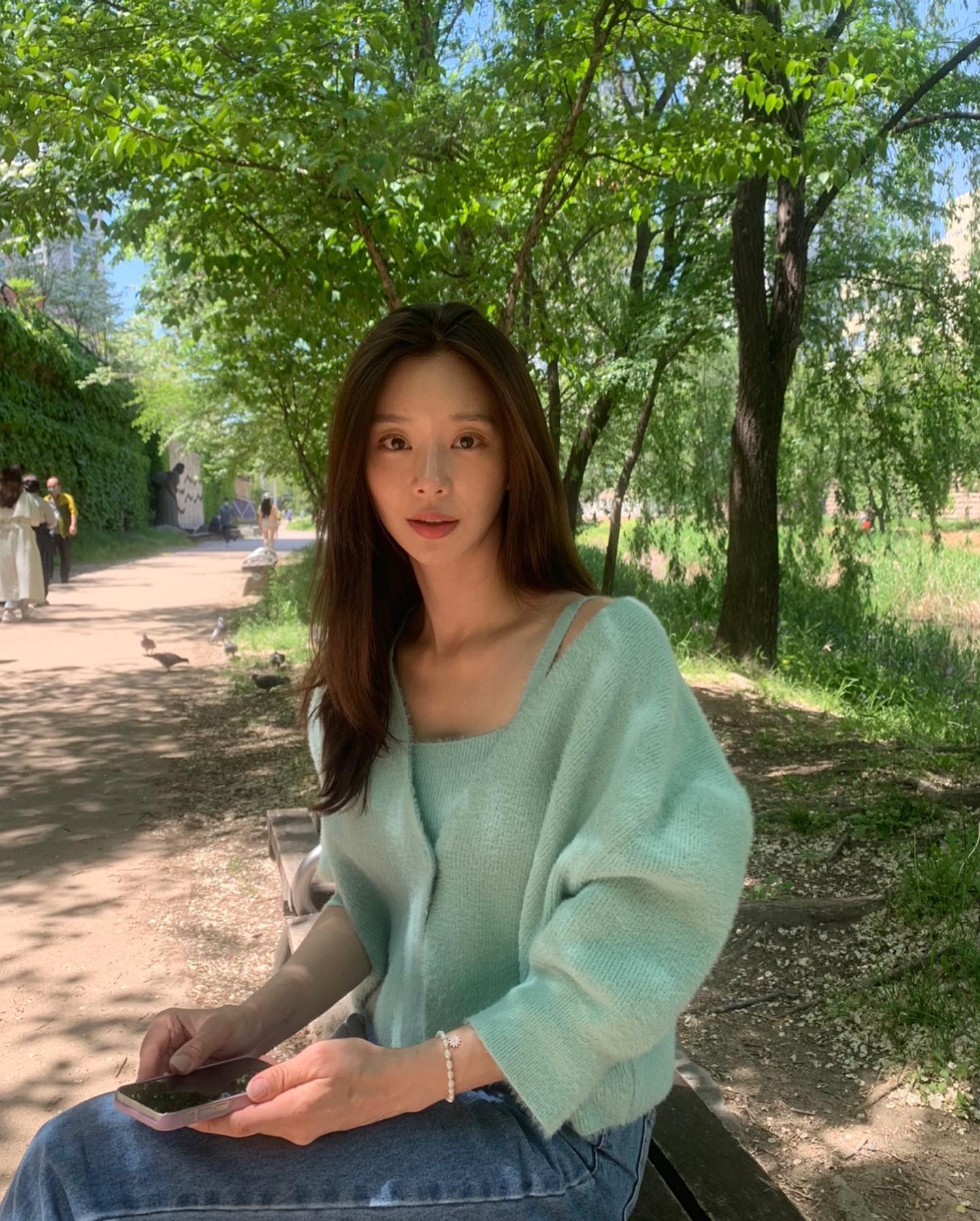 10 set đồ layer nhẹ nhàng nhưng chuẩn sành điệu cho ngày đông không quá lạnh- Ảnh 10.