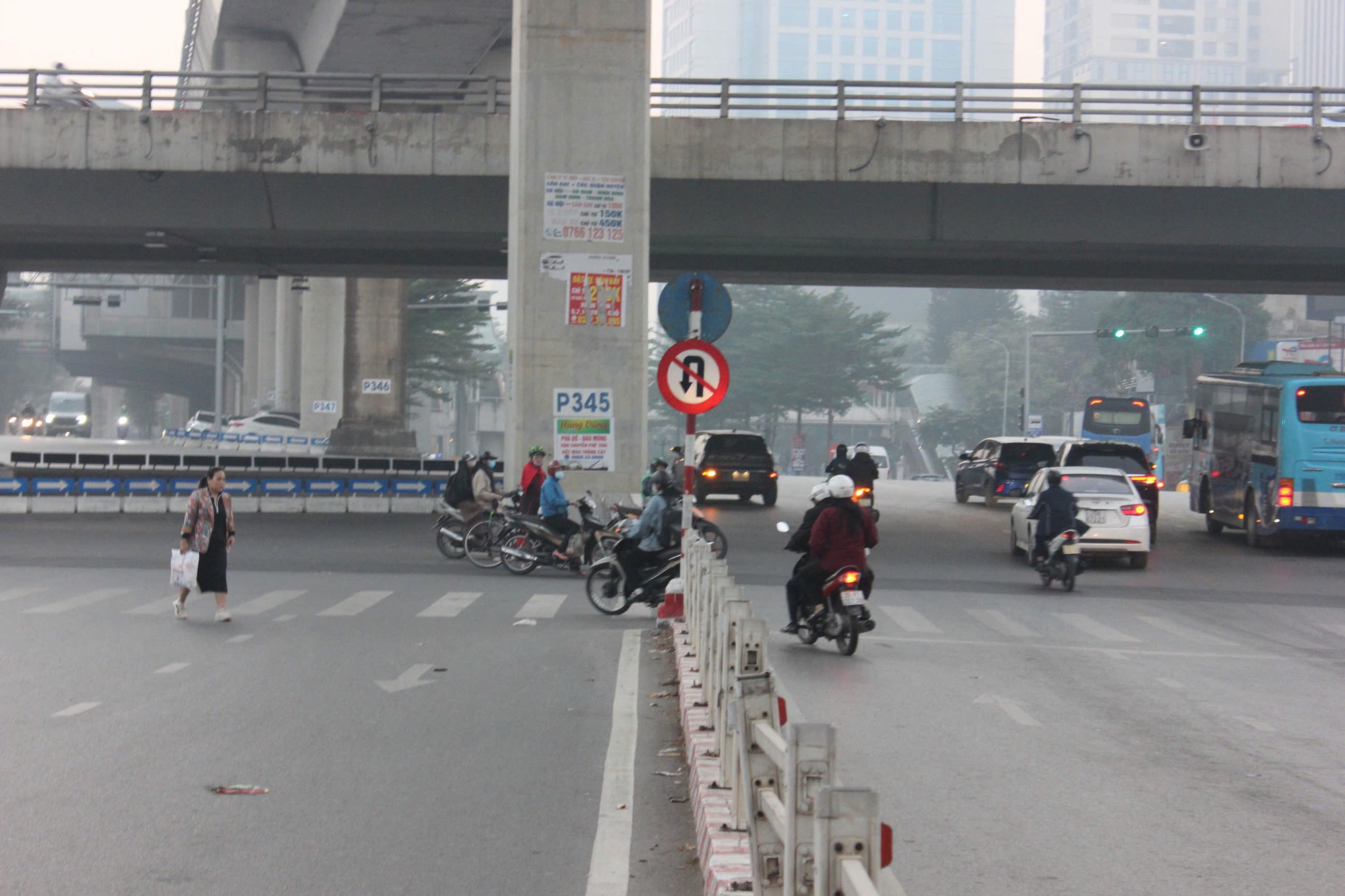 Hôm nay 10-12, ngày đầu hơn 1.800 camera AI "soi" phương tiện giao thông ở Hà Nội- Ảnh 3. Hôm nay 10-12, ngày đầu hơn 1.800 camera AI "soi" phương tiện giao thông ở Hà Nội- Ảnh 3.