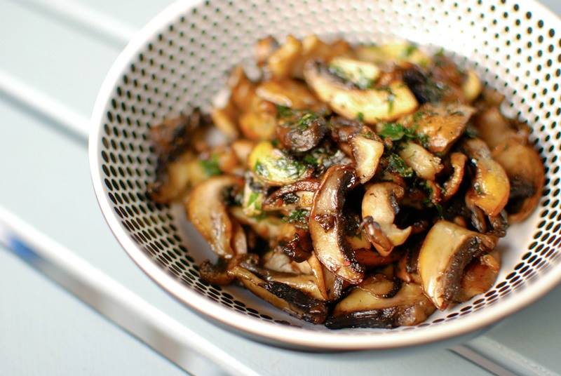 Ăn rau còn bổ xương khớp hơn uống collagen? Chuyên gia chỉ ra 3 nhóm thực phẩm phải có nếu muốn giảm viêm, bảo vệ đầu gối- Ảnh 3.