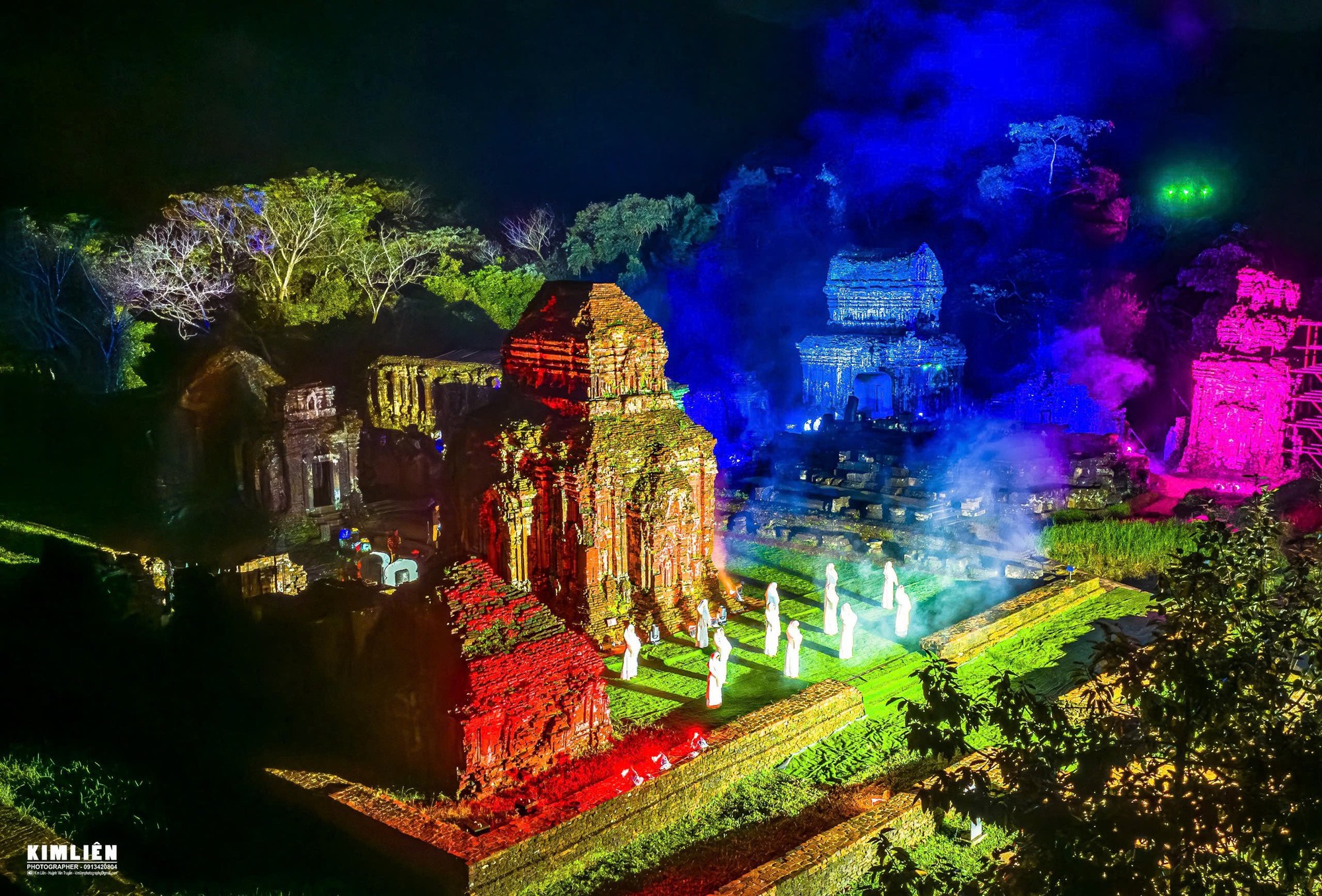 Hơn 430.000 lượt khách tham quan Mỹ Sơn năm 2025- Ảnh 3. Hơn 430.000 lượt khách tham quan Mỹ Sơn năm 2025- Ảnh 3.