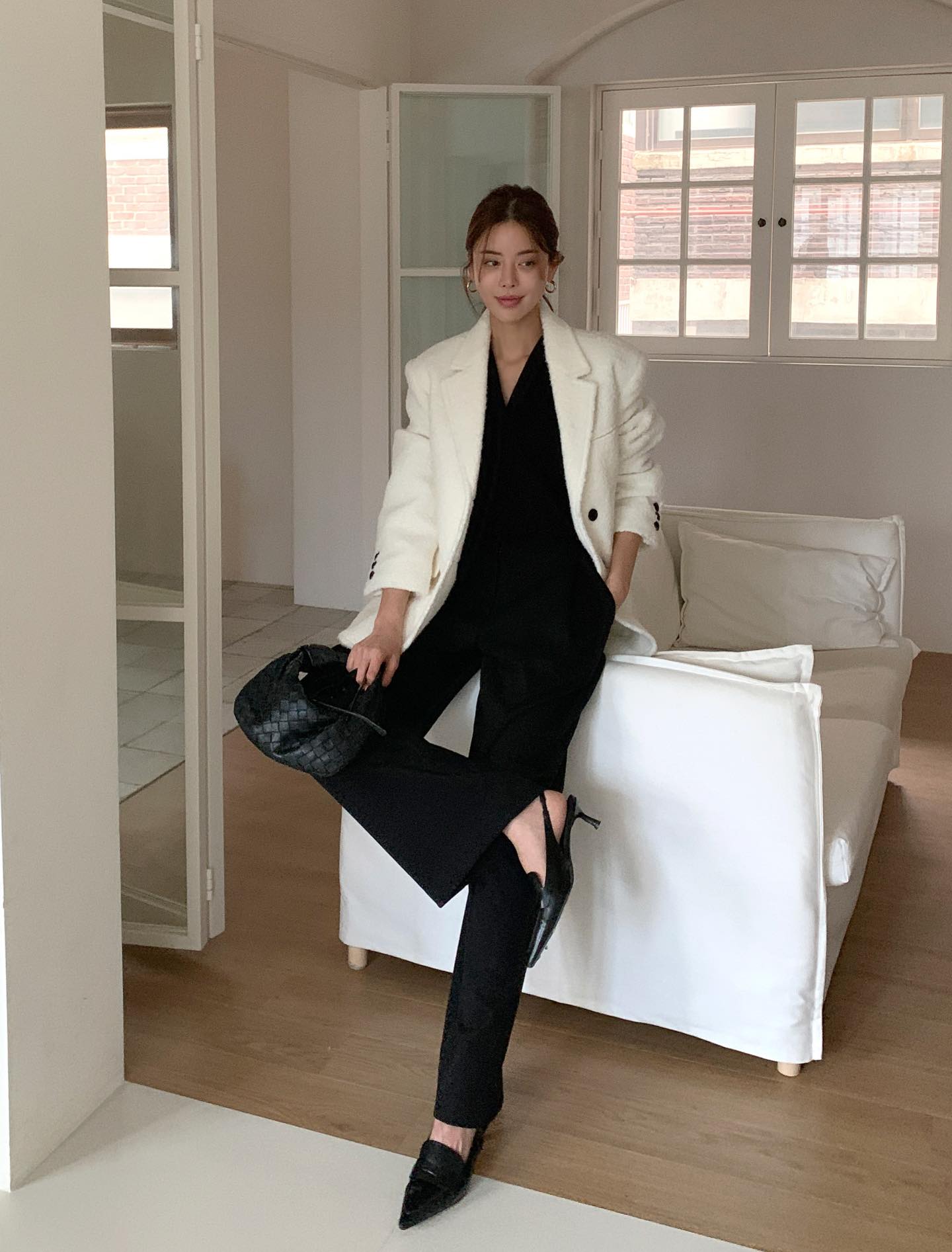 10 set đồ layer nhẹ nhàng nhưng chuẩn sành điệu cho ngày đông không quá lạnh- Ảnh 1.