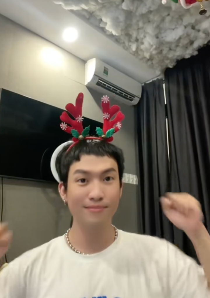 Hài hước trào lưu 'Giáng Xuân' trộn Noel với Tết, dân mạng xem là cười- Ảnh 1.