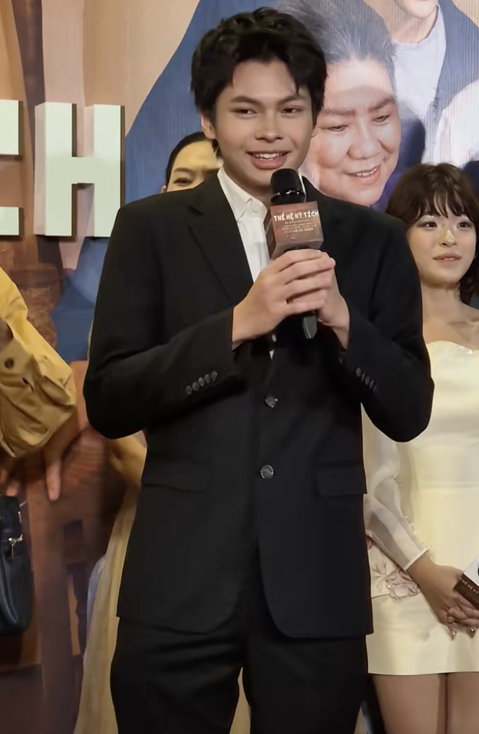 Đây mà là Trần Bờm - con trai NSND Trần Lực sao?- Ảnh 3. Đây mà là Trần Bờm - con trai NSND Trần Lực sao?- Ảnh 3.