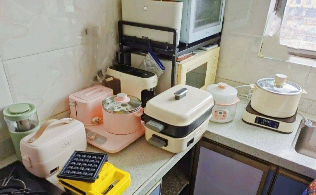 Bước vào tuổi 40 tôi nhận ra: 5 món càng giữ càng rối, bỏ đi thấy cuộc sống “dễ thở” hơn hẳn- Ảnh 3. Bước vào tuổi 40 tôi nhận ra: 5 món càng giữ càng rối, bỏ đi thấy cuộc sống “dễ thở” hơn hẳn- Ảnh 3.