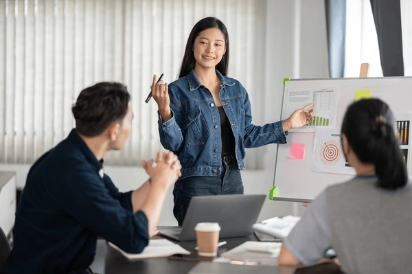 Có 3 kiểu người cả đời không thể nghèo: Sau trung niên mới hiểu lý do top 1 "càng già càng giàu"- Ảnh 2. Có 3 kiểu người cả đời không thể nghèo: Sau trung niên mới hiểu lý do top 1 "càng già càng giàu"- Ảnh 2.