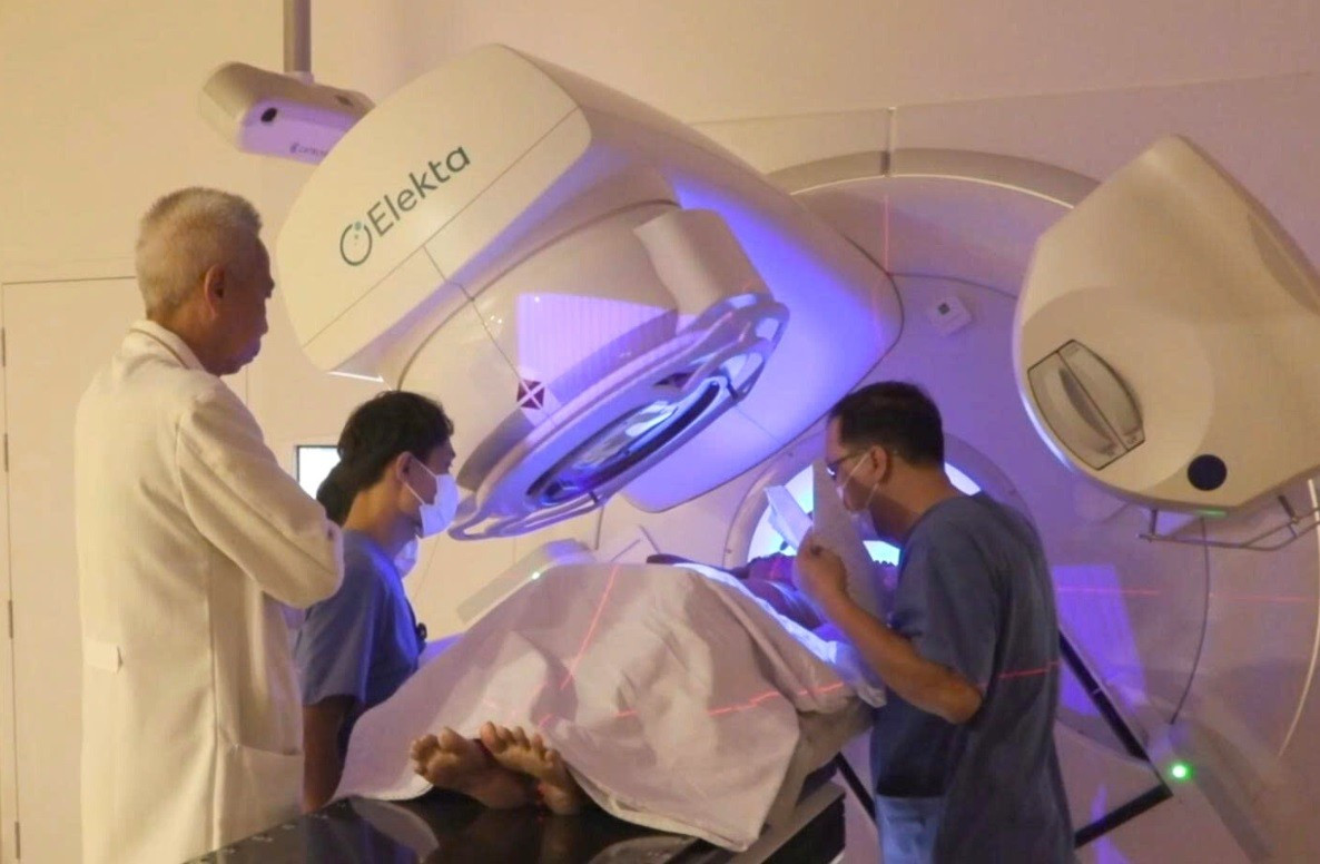 Hút thuốc lào suốt 30 năm, người đàn ông ho ra máu vì mắc bệnh nan y- Ảnh 1.