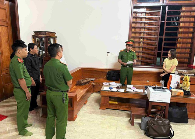 Cấm đi khỏi nơi cư trú đối với nữ giám đốc Phan Thị Quyết- Ảnh 2. Cấm đi khỏi nơi cư trú đối với nữ giám đốc Phan Thị Quyết- Ảnh 2.