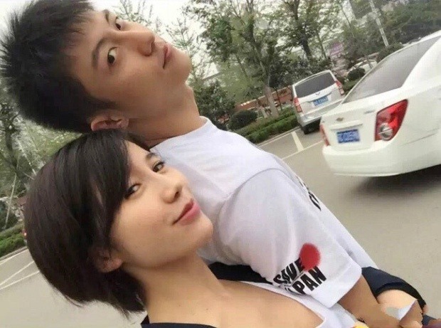 MXH tràn ngập clip Hoàng Cảnh Du đưa gái lạ du lịch Phú Quốc, chuyện tình với Địch Lệ Nhiệt Ba nghi đã MXH tràn ngập clip Hoàng Cảnh Du đưa gái lạ du lịch Phú Quốc, chuyện tình với Địch Lệ Nhiệt Ba nghi đã