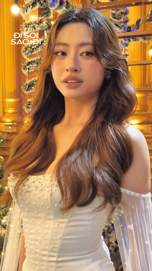 Ý Nhi vượt ải camera thường, Lương Thùy Linh khoe vòng 1 ngồn ngộn hậu bị chê xuống sắc- Ảnh 3. Ý Nhi vượt ải camera thường, Lương Thùy Linh khoe vòng 1 ngồn ngộn hậu bị chê xuống sắc- Ảnh 3.