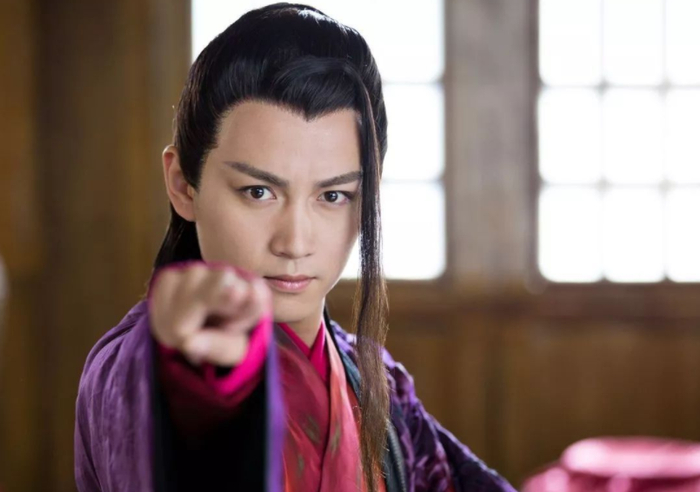 4 cao thủ cùng luyện Quỳ Hoa Bảo Điển, chỉ Đông Phương Bất Bại bỏ kiếm dùng kim thêu: Sự thật gây bất ngờ- Ảnh 2. 4 cao thủ cùng luyện Quỳ Hoa Bảo Điển, chỉ Đông Phương Bất Bại bỏ kiếm dùng kim thêu: Sự thật gây bất ngờ- Ảnh 2.