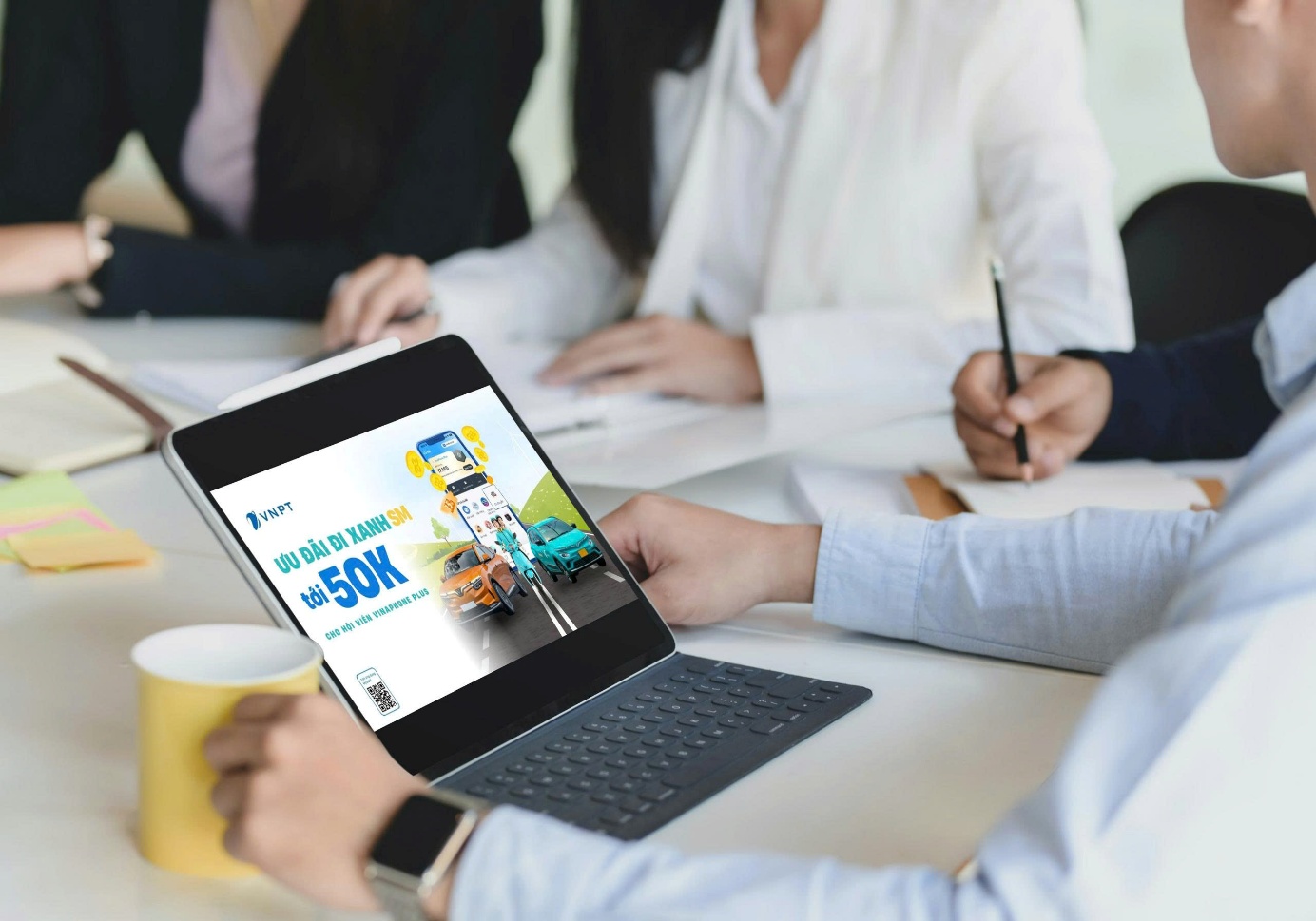 VinaPhone Plus chơi lớn cuối năm: Giảm 15% Xanh SM, tặng đến 400.000 đồng phí VETC – đi chill nhẹ ví!- Ảnh 2. VinaPhone Plus chơi lớn cuối năm: Giảm 15% Xanh SM, tặng đến 400.000 đồng phí VETC – đi chill nhẹ ví!- Ảnh 2.