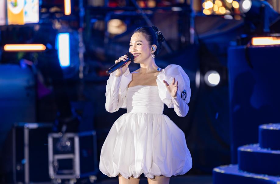 Hiền Thục, Phương Mỹ Chi, Bùi Công Nam “nuốt mic” cực cháy tại đêm nhạc thuộc chuỗi sự kiện “Vũ trụ dưỡng chất One Aptamil”- Ảnh 1.