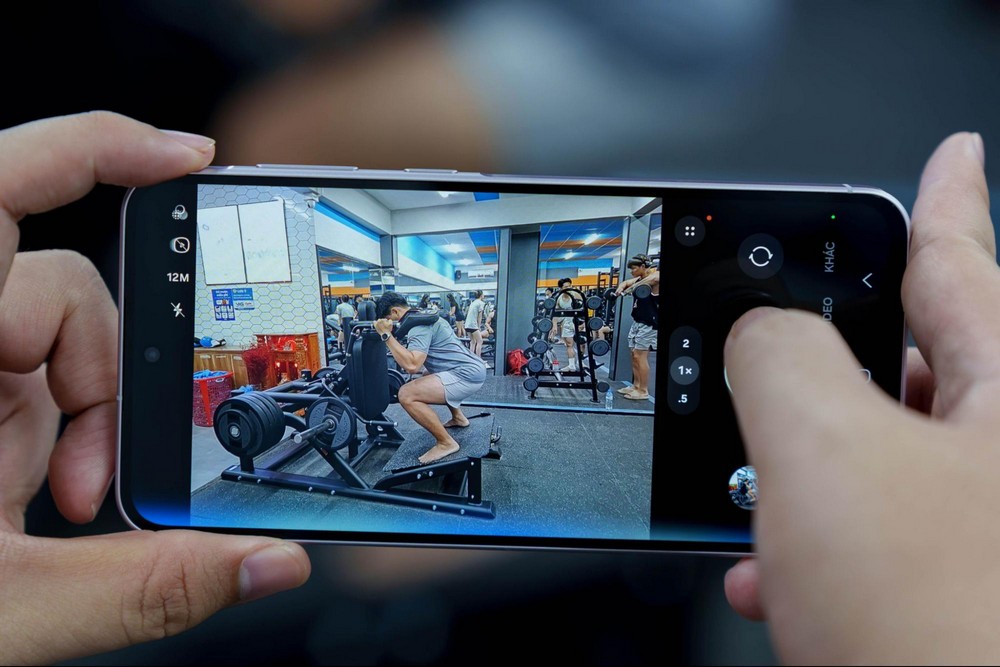 Giữ dáng mùa lễ hội: Gemini Live theo kèm từng động tác- Ảnh 2.