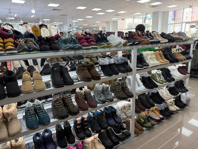 Việt Nga Mall: Điểm check-in "trời Tây" mới toanh, thiên đường đồ đông "chất lừ" cho giới trẻ- Ảnh 5. Việt Nga Mall: Điểm check-in "trời Tây" mới toanh, thiên đường đồ đông "chất lừ" cho giới trẻ- Ảnh 5.