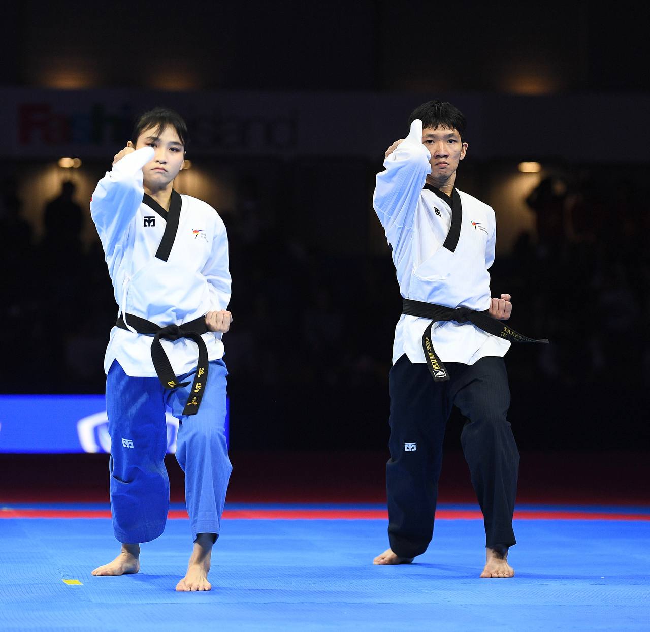 Tuyển thủ Việt Nam ôm đầu buồn bã khi thua đầy tranh cãi ở chung kết SEA Games, BHL khiếu nại cực căng- Ảnh 4.